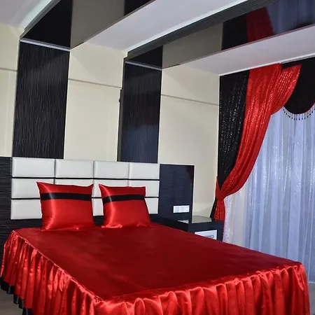 Oge 2000 Hotell 3*