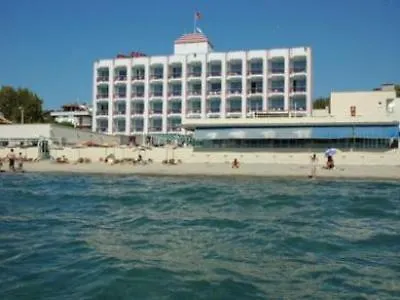 Oge 2000 Hotell 3*